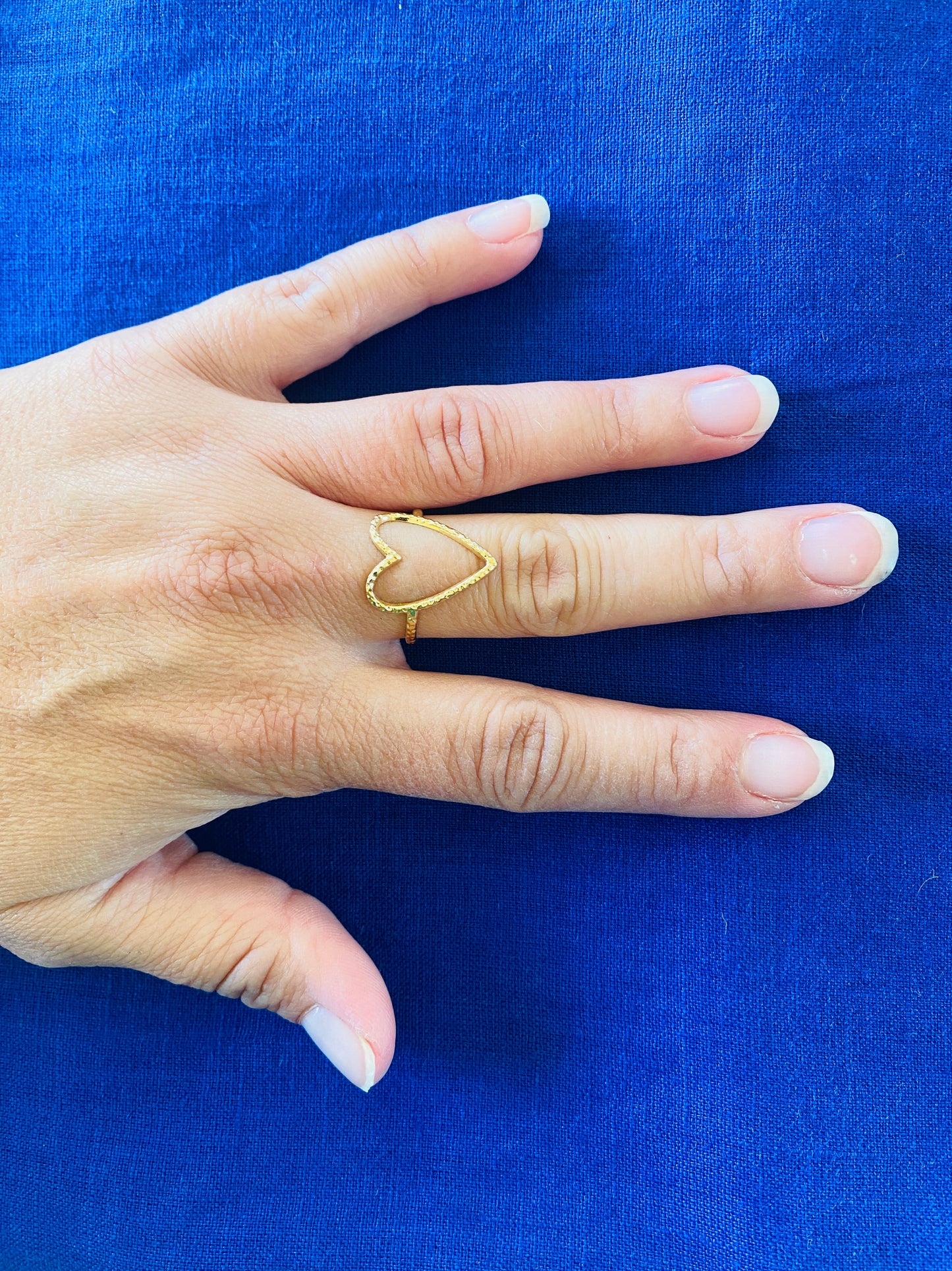 Bague Heavy cœur ajouré - dorée - Taille réglable