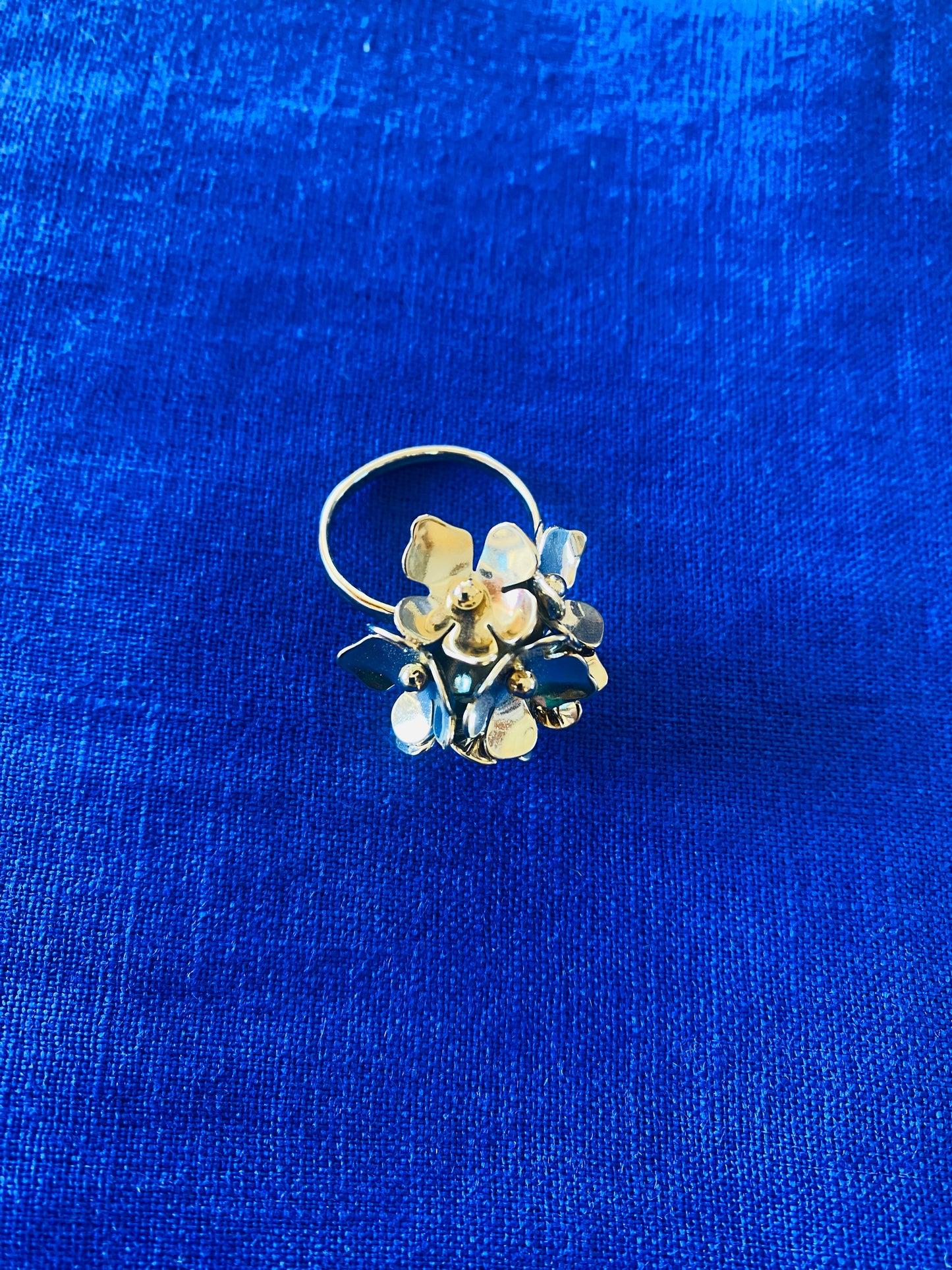 Bague Maïya fleurs de cerisier - dorée - Taille réglable