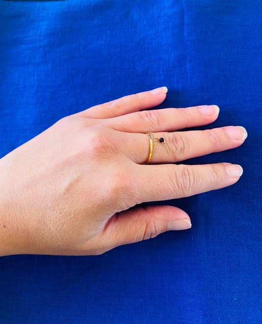 Bague Ambérine - Dorée et perle noire - Taille réglable