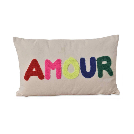 Un coussin en toile épaisse naturelle avec le mot l'amour brodé bouclette.  Le dos en toile uni naturelle, une touche artistique alliant couleur et matière fera vibrer votre intérieur et complétera parfaitement votre décoration.  Vendu avec garnissage (100 % polyester). Déhoussable.